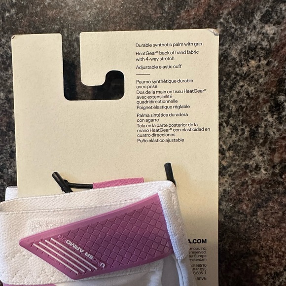 NWT Women’s Under Armour Radar Batting Gloves - Picture 6 of 7